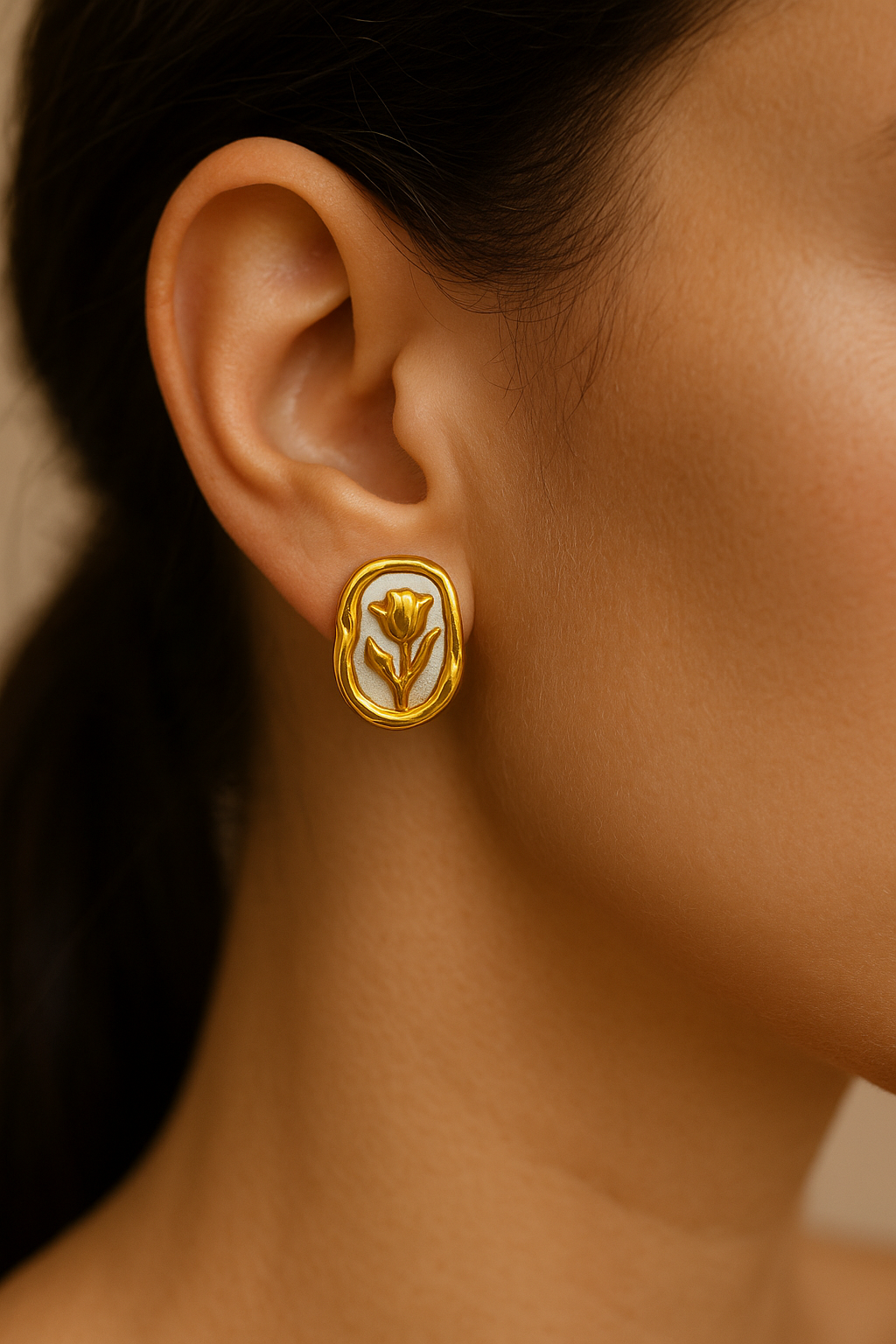 Golden Bloom Oval Earrings ✨🌹