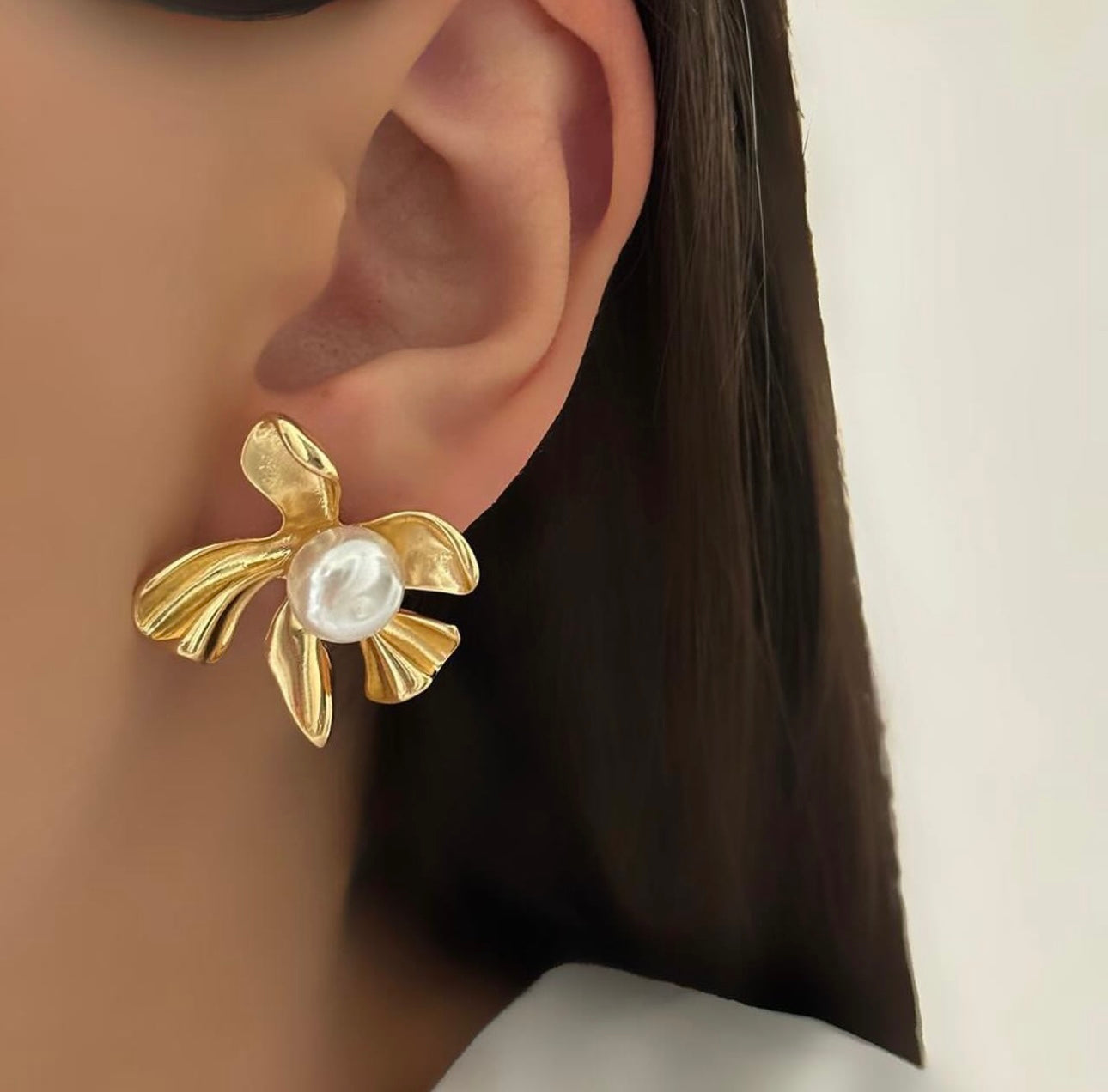 Golden Bloom Pearl Earrings đ¸â¨