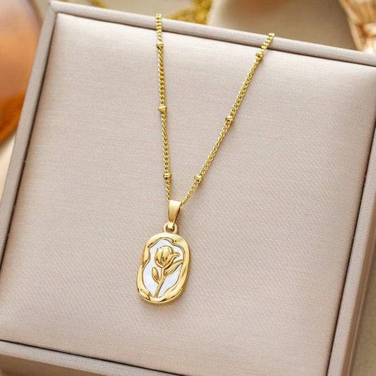 Rose Blossom Pendant Necklace – Timeless Golden Elegance 🌹✨