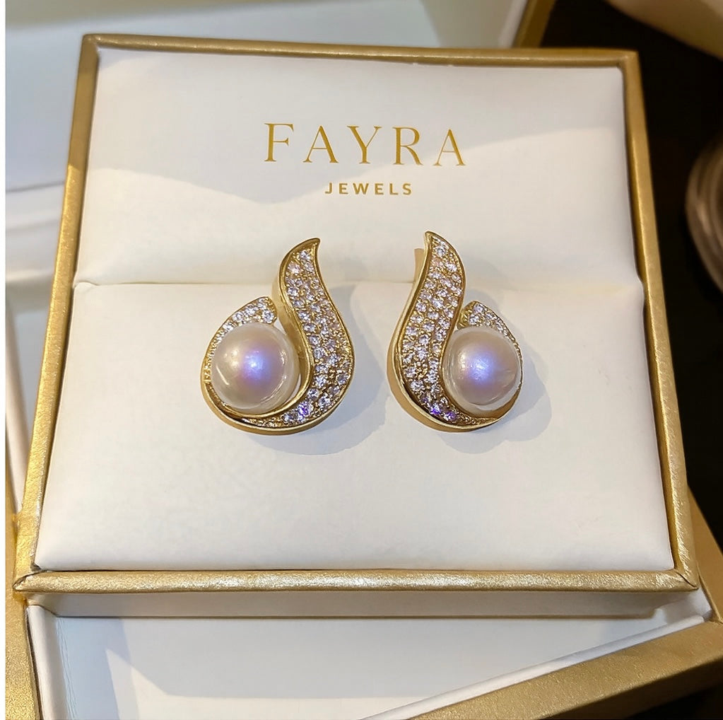 Mermaid Pearl Earring