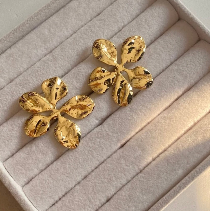 Golden Bloom Hammered Floral Earrings – Fayra Jewels